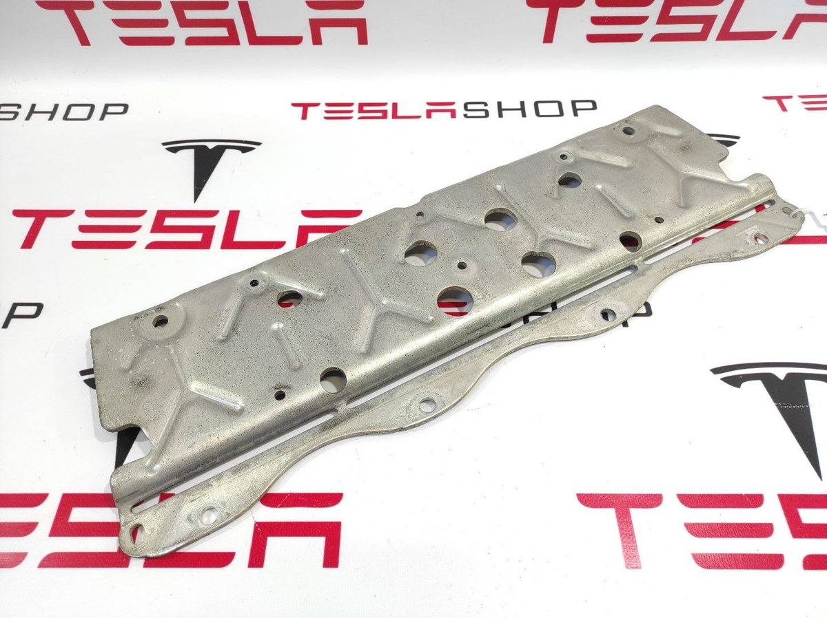 Кронштейн подрамника к Tesla Model S 2016