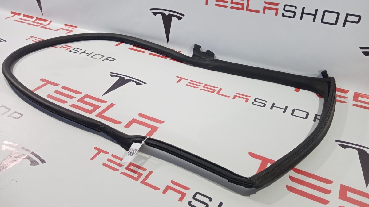 Уплотнитель к Tesla Model S 2014