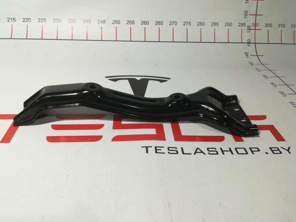 Прочая запчасть к Tesla Model 3 2019