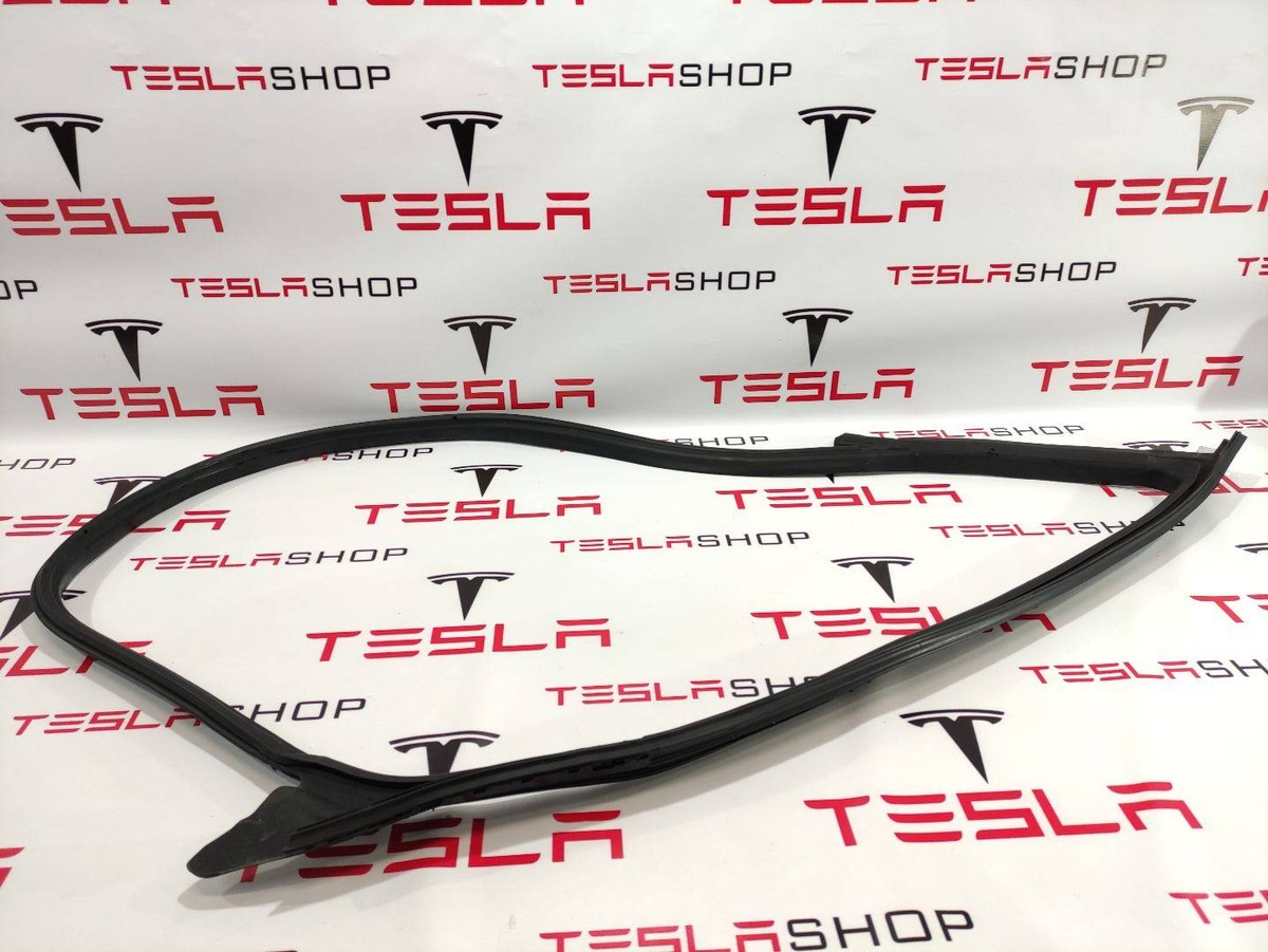 Уплотнитель к Tesla Model 3 2018