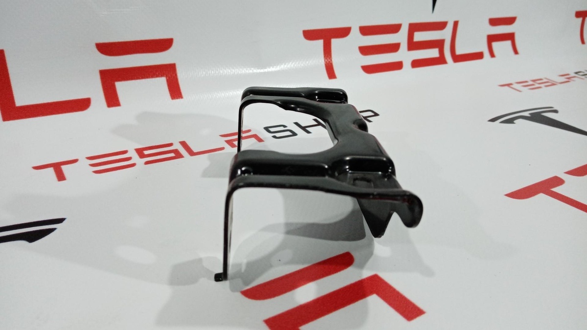 Кронштейн к Tesla Model 3 2019