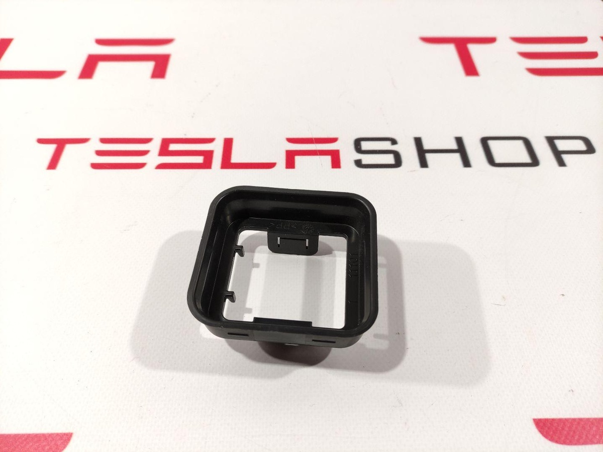 Воздуховод к Tesla Model S 2016