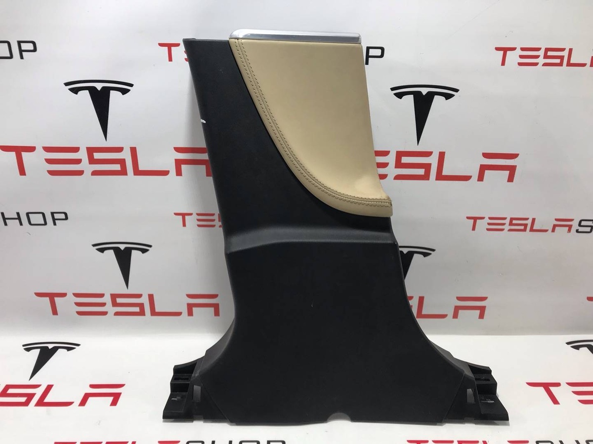 Обшивка стойки к Tesla Model S 2013