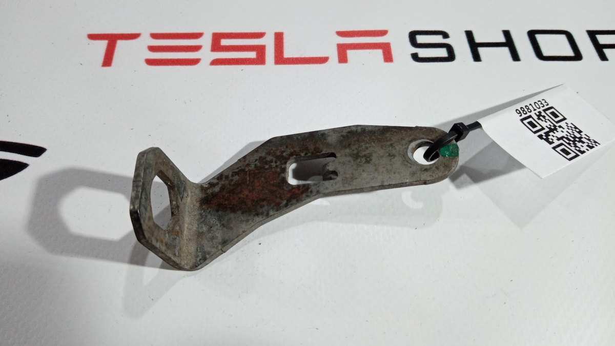 Шланг тормозной к Tesla Model S 2015