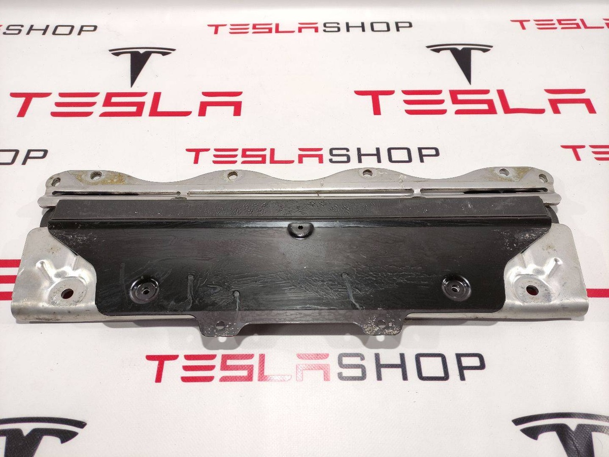 Кронштейн подрамника к Tesla Model S 2015
