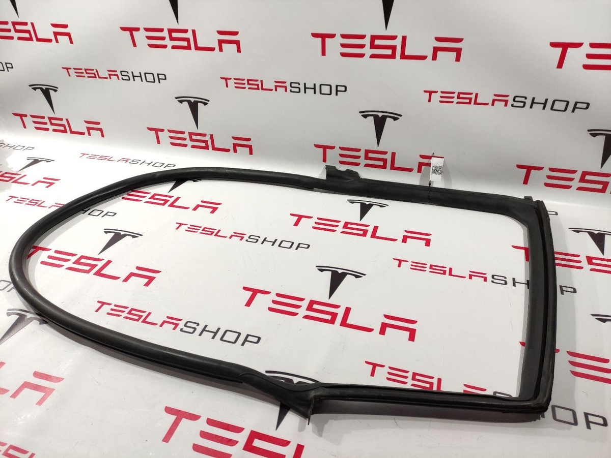 Уплотнитель к Tesla Model S 2016