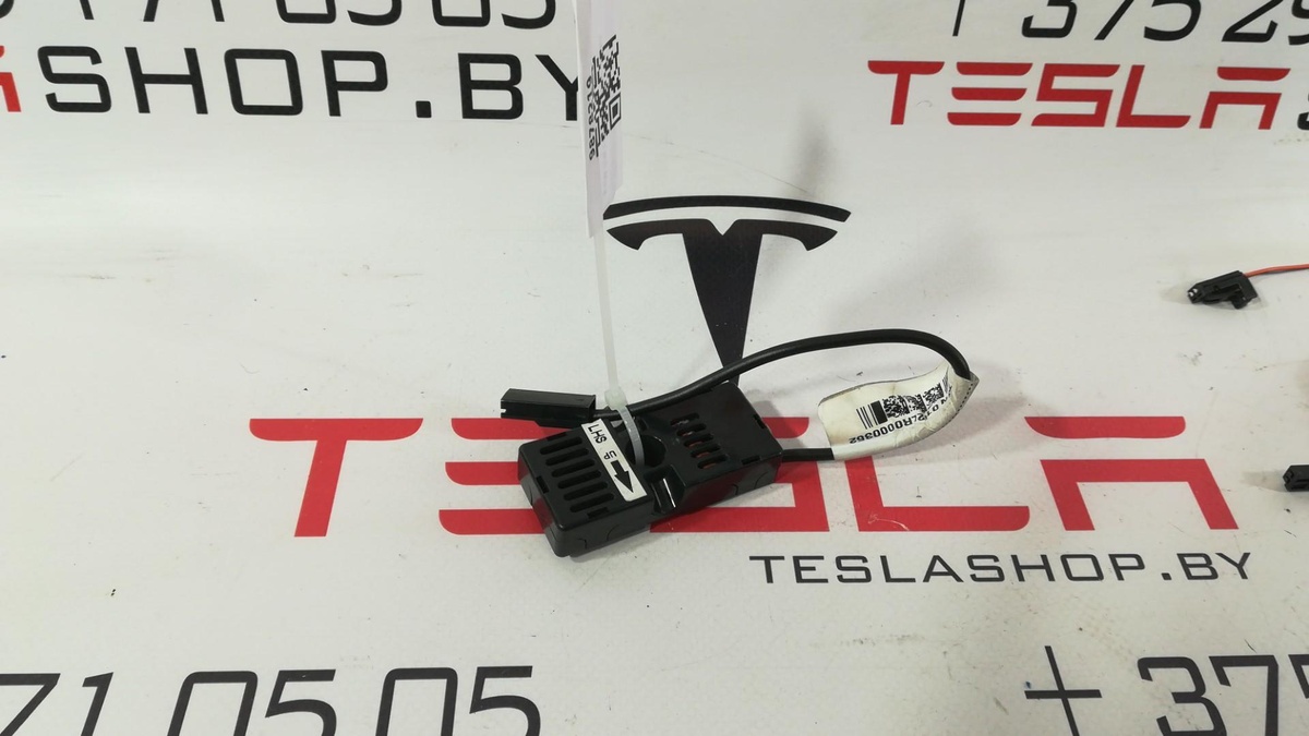 Антенна  к Tesla Model S 2014