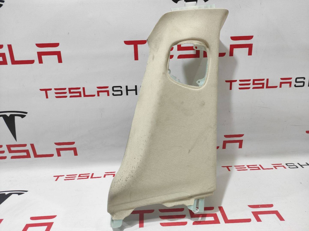 Обшивка стойки к Tesla Model S 2015
