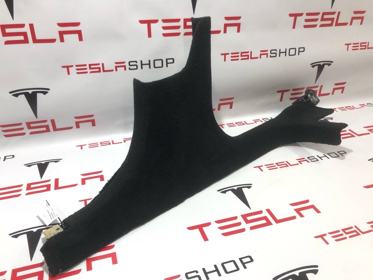 Обшивка стойки к Tesla Model S 2022