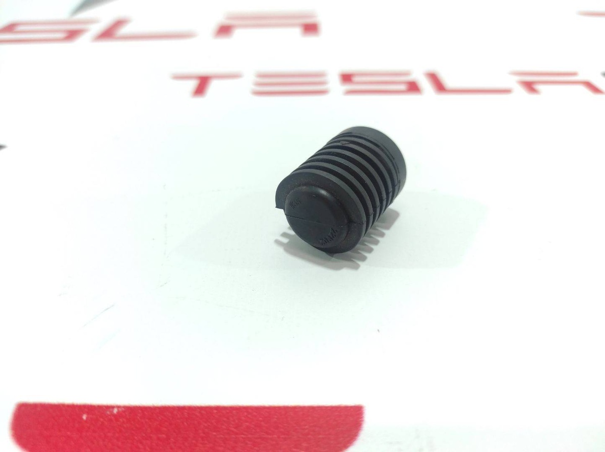 Отбойник капота (демпфер) к Tesla Model X 2019
