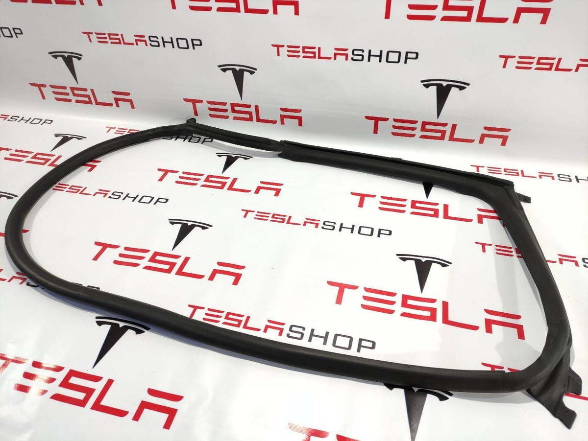 Уплотнитель к Tesla Model S 2015