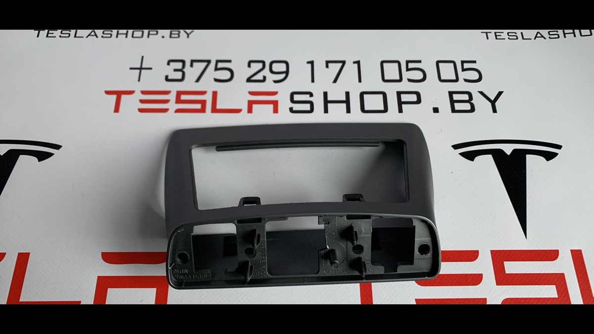 Монитор к Tesla Model 3 2019