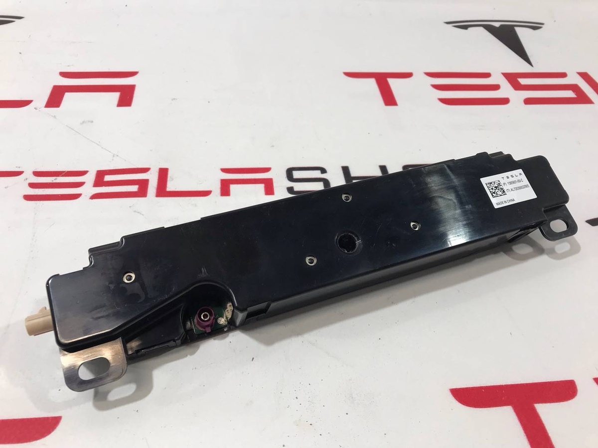 Антенна  к Tesla Model 3 2020