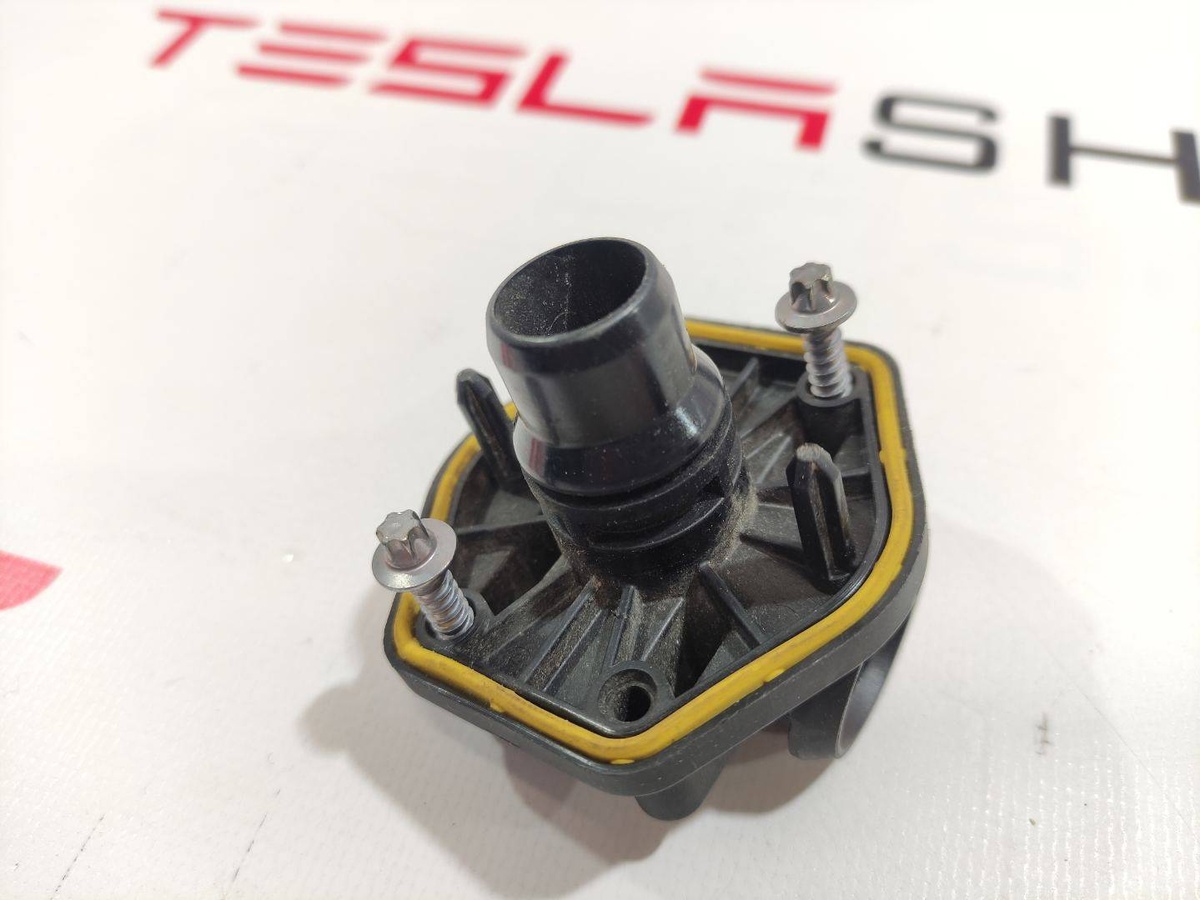 Штуцер к Tesla Model 3 2019