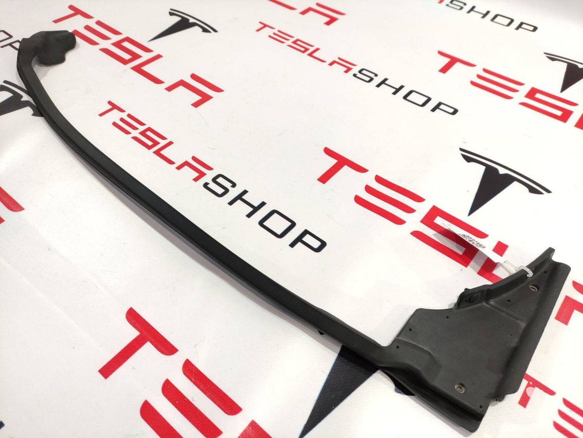 Уплотнитель к Tesla Model S 2016