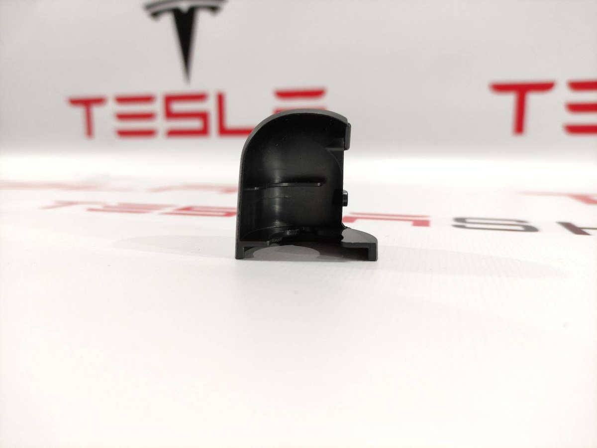Заглушка к Tesla Model X 2017