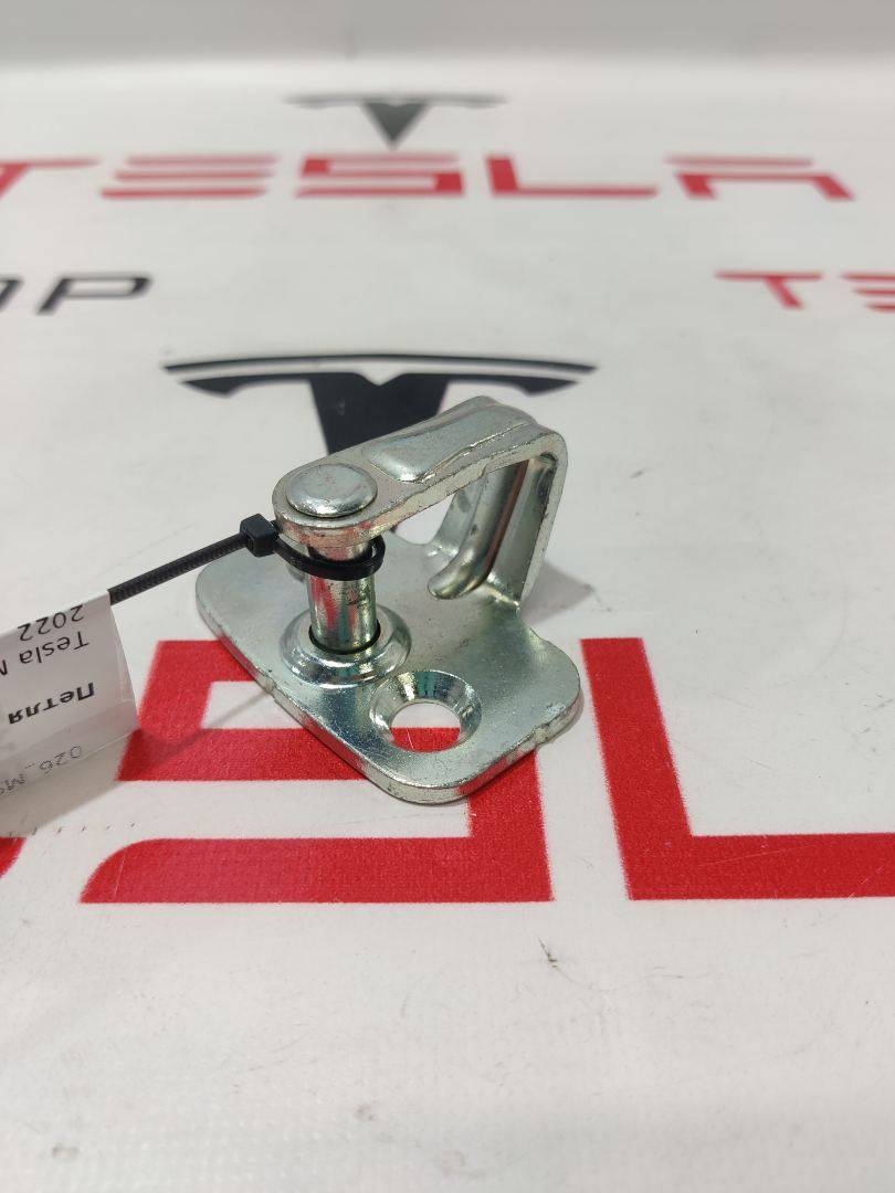 Петля двери к Tesla Model S 2022