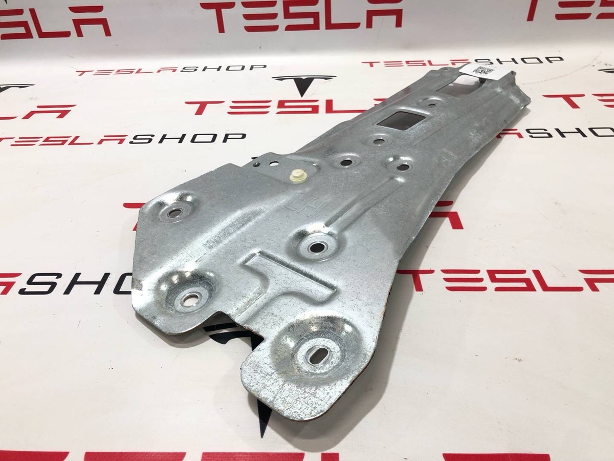Механизм (прочие) к Tesla Model X 2018