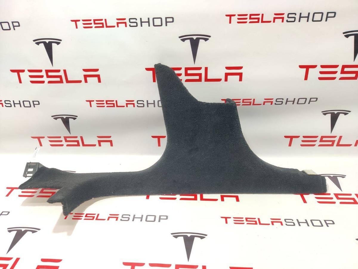 Обшивка стойки к Tesla Model S 2021