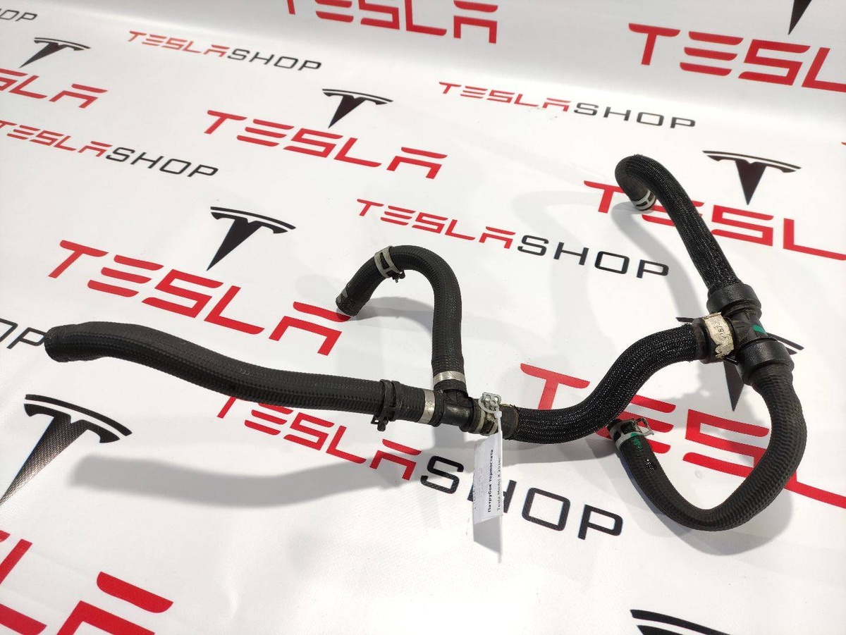 Патрубок к Tesla Model X 2016