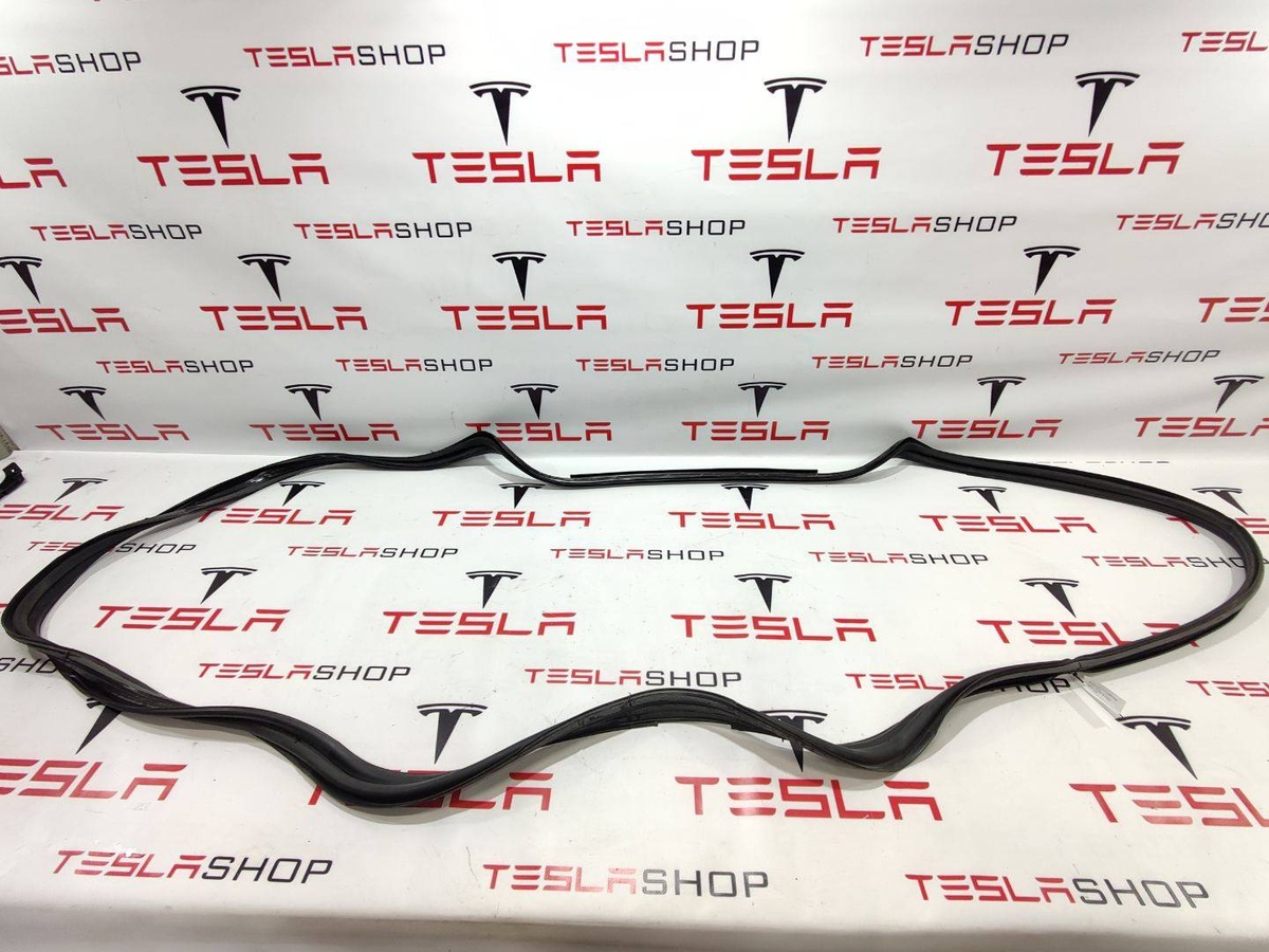 Уплотнитель к Tesla Model X 2019