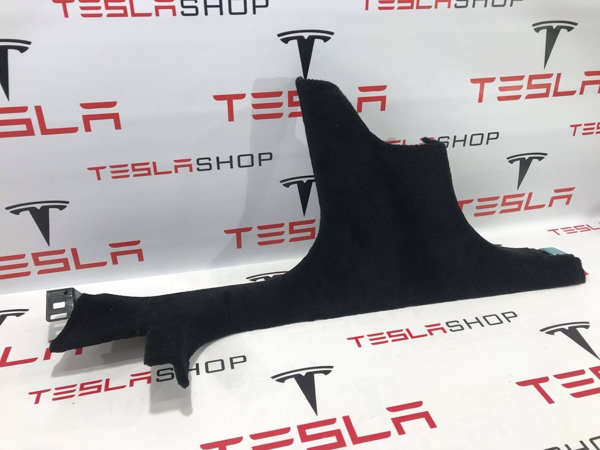 Обшивка стойки к Tesla Model S 2021