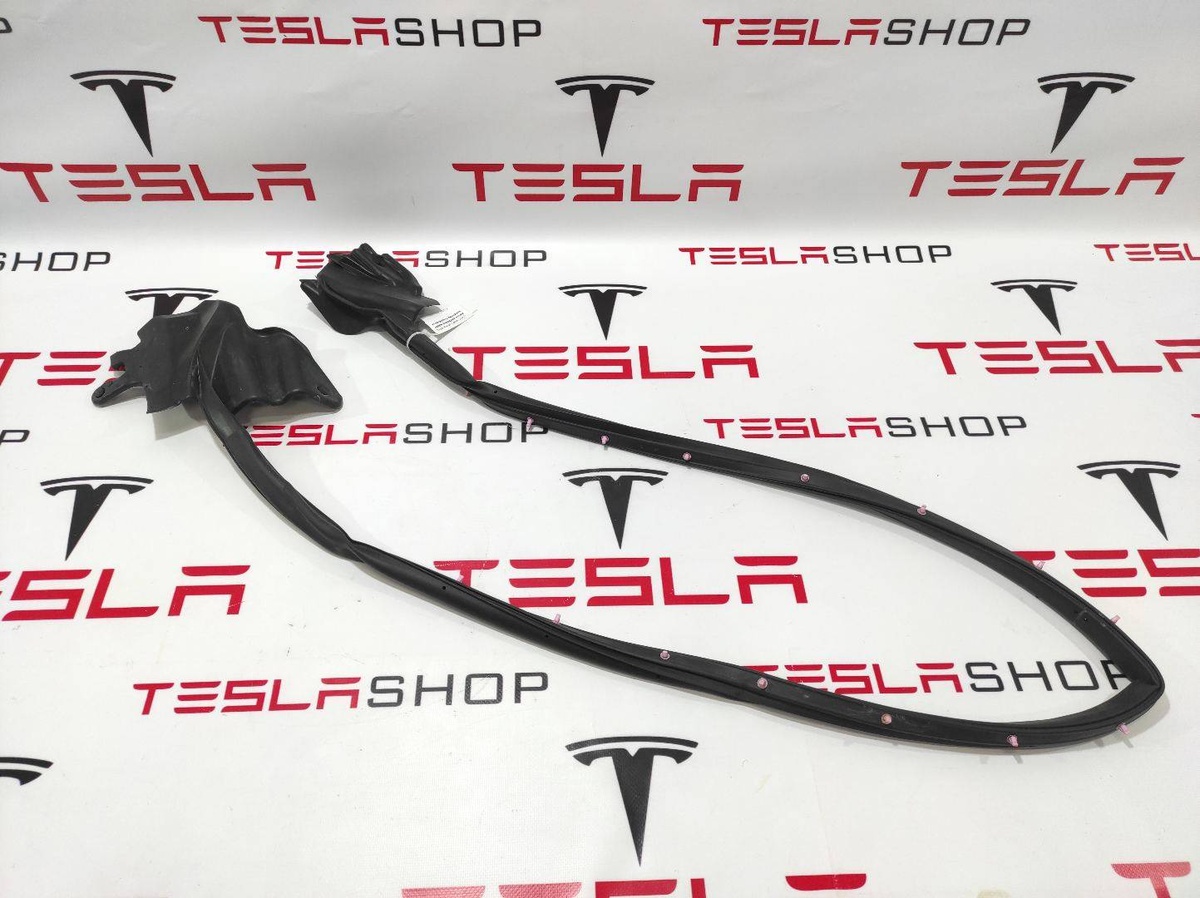 Уплотнитель к Tesla Model S 2017
