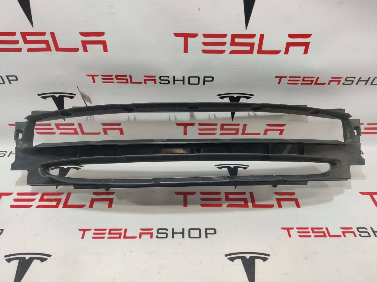 Дефлектор радиатора к Tesla Model S 2014