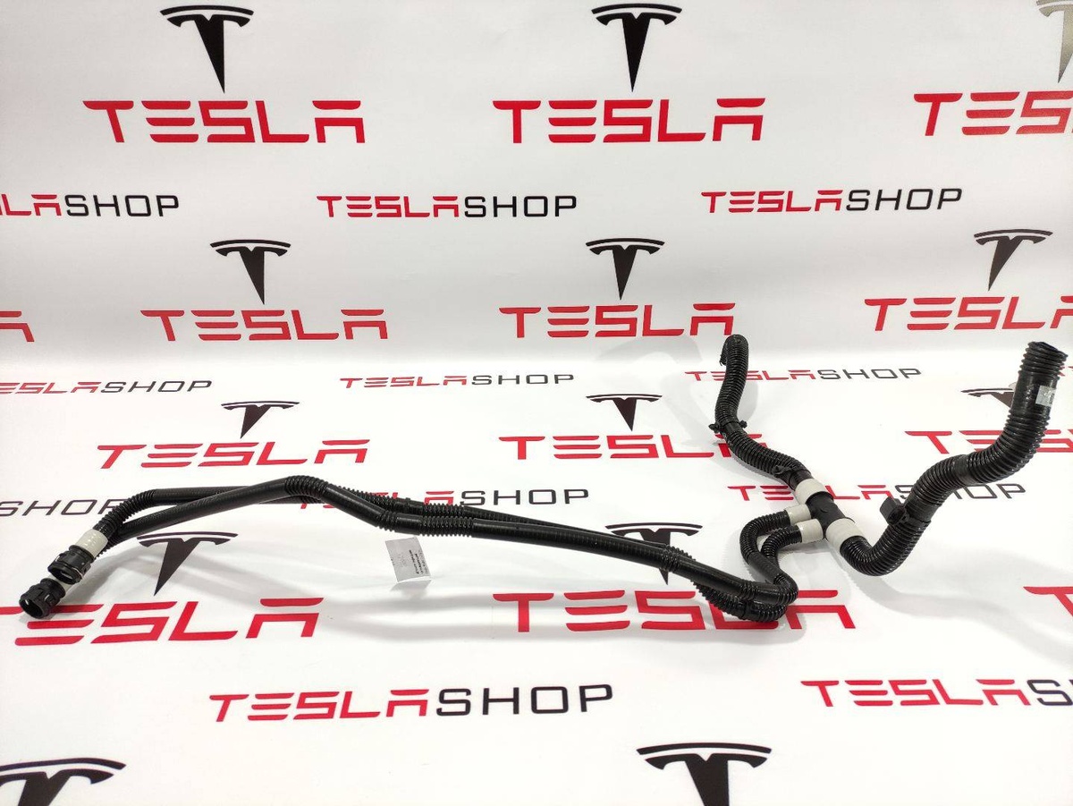 Патрубок радиатора к Tesla Model 3 2019