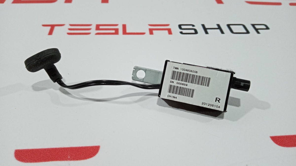 Усилитель антенны к Tesla Model S 2015