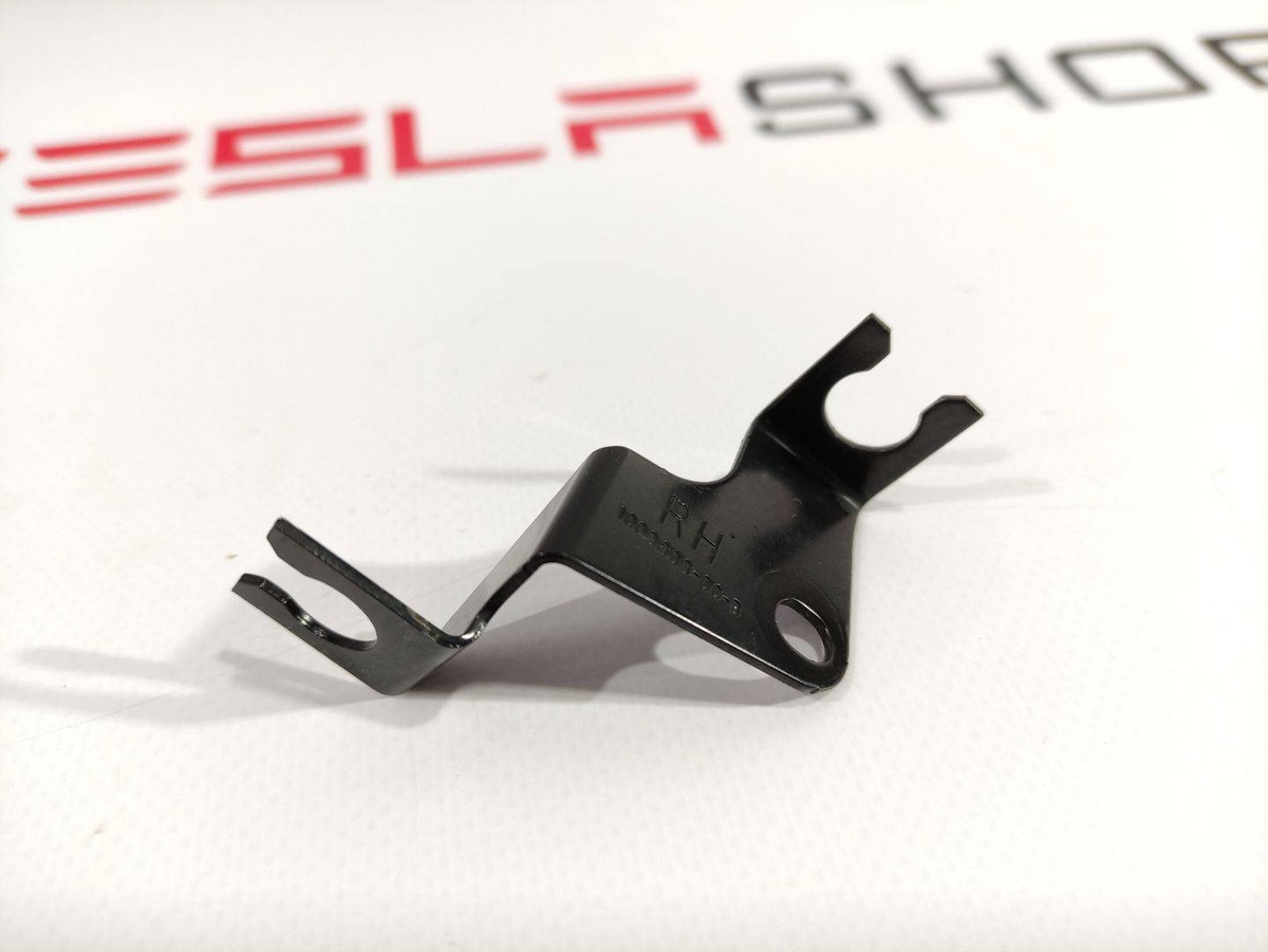 Шланг тормозной к Tesla Model S 2014