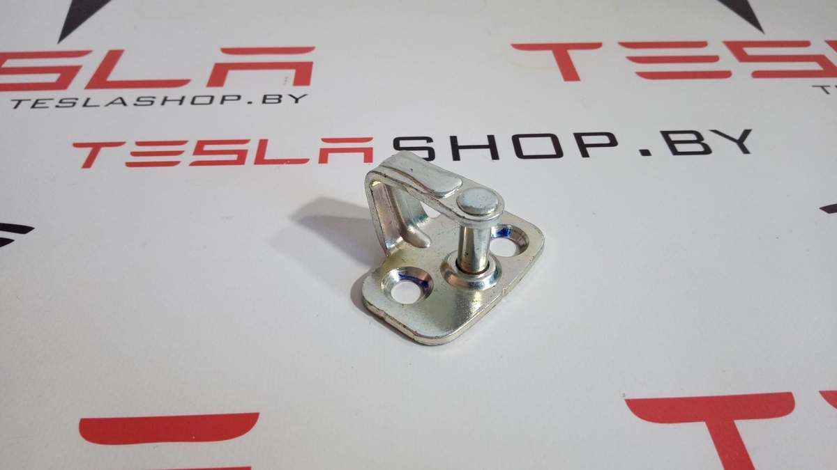 Петля двери к Tesla Model S 2015