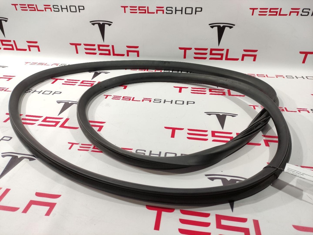Уплотнитель багажника к Tesla Model S 2016
