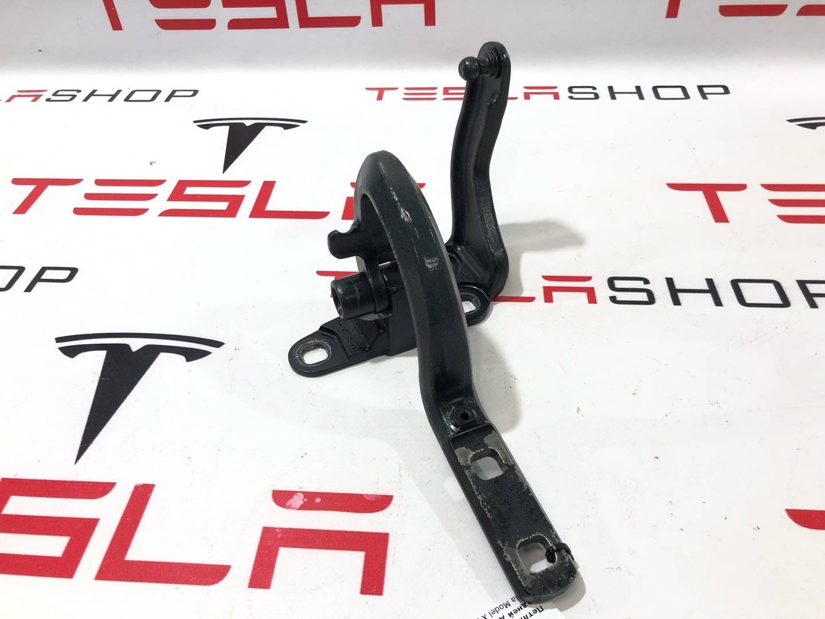 Петля двери к Tesla Model X 2019