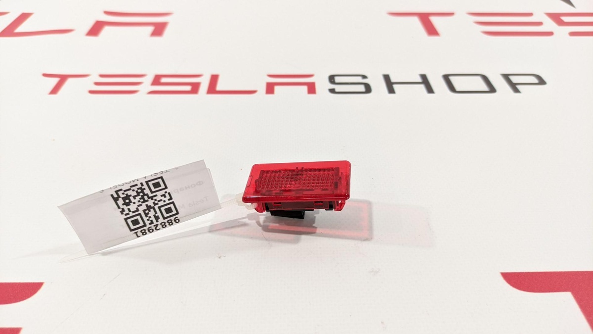 Фонарь салона (плафон) к Tesla Model S 2014