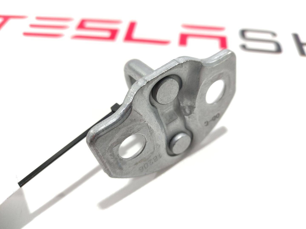 Петля двери к Tesla Model 3 2020