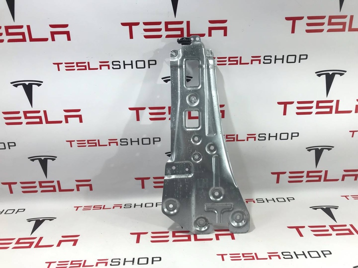 Механизм (прочие) к Tesla Model X 2017