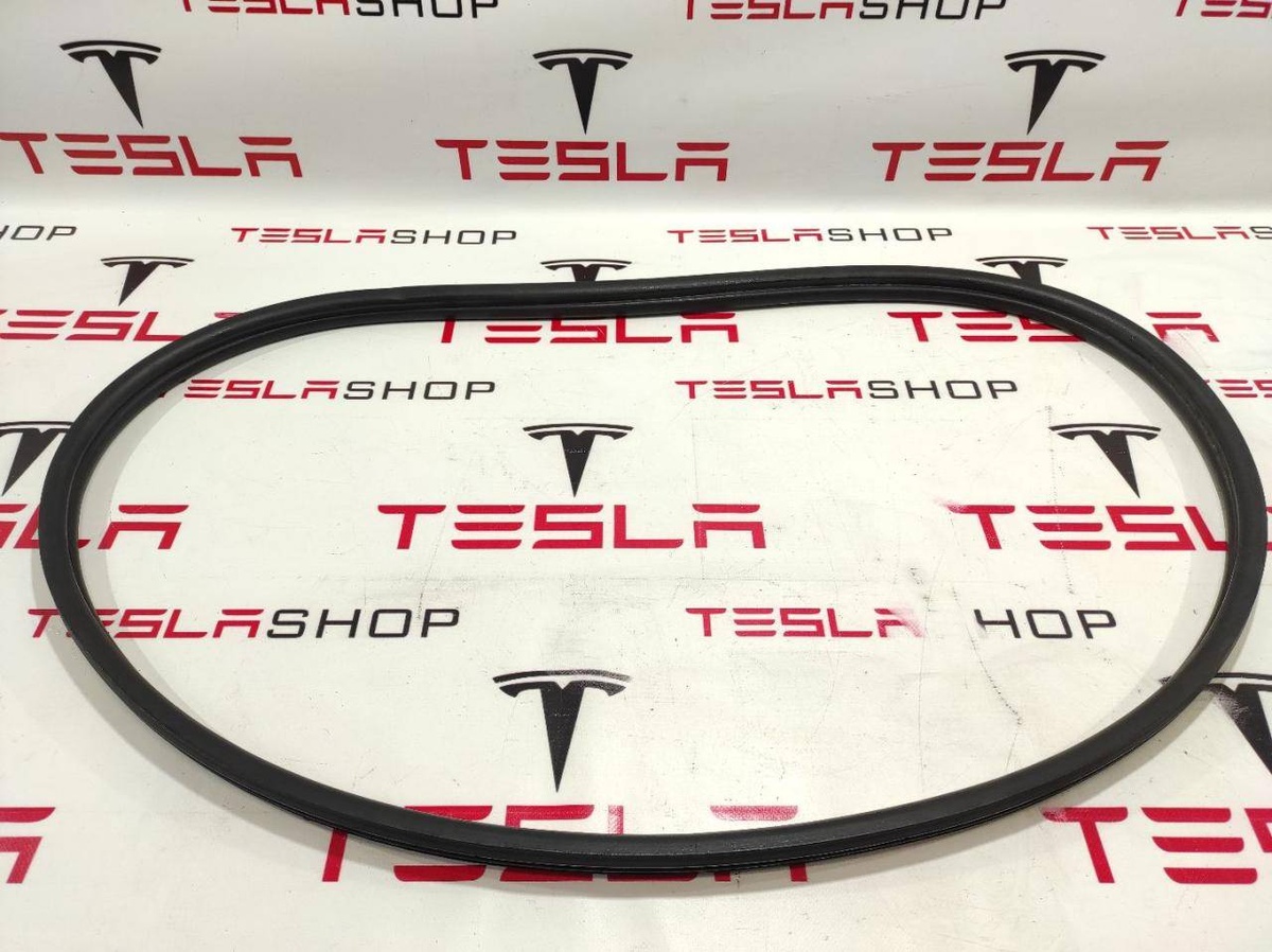 Уплотнитель к Tesla Model S 2015