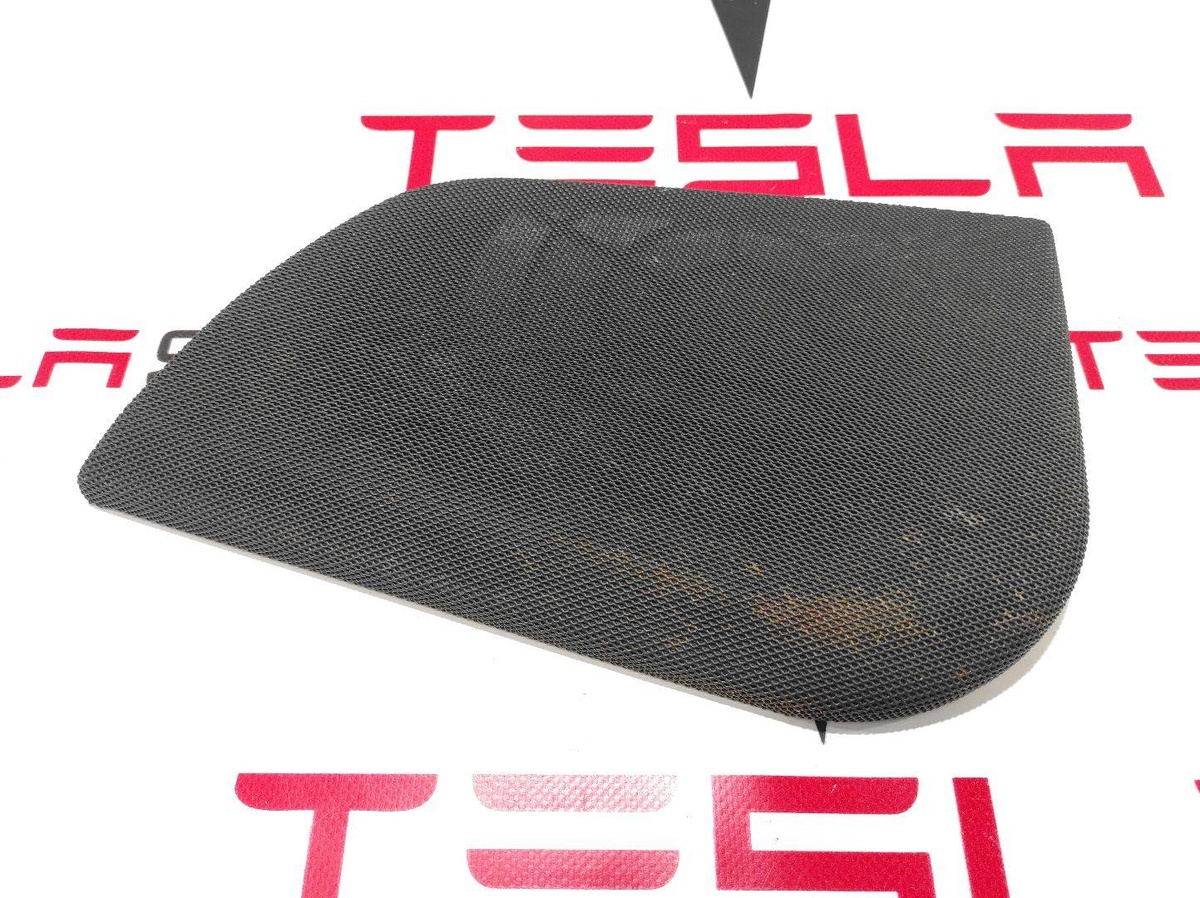 Сетка для динамика к Tesla Model S 2013