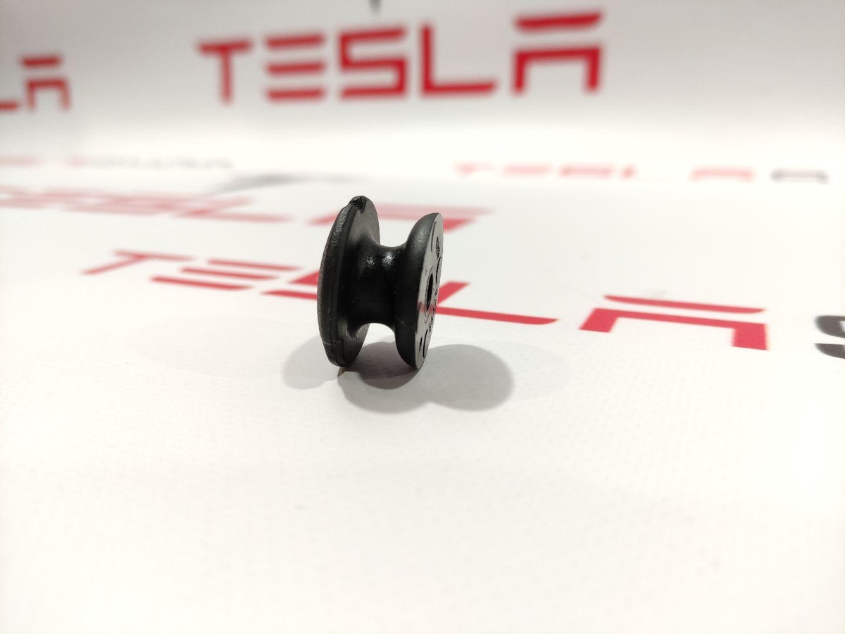 Клипса к Tesla Model S 2014