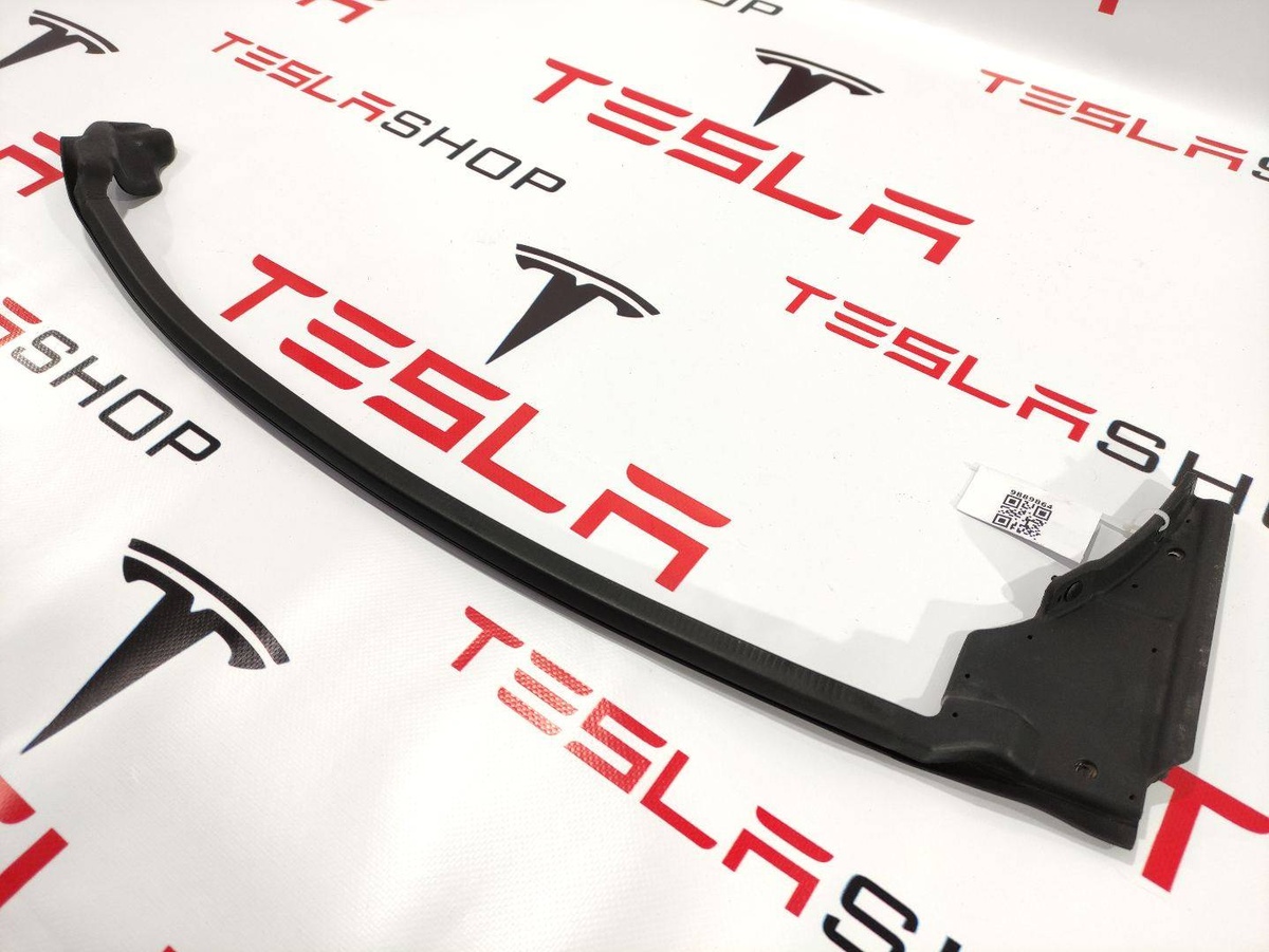 Уплотнитель к Tesla Model S 2015