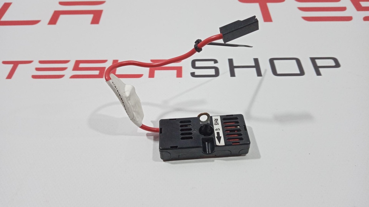 Антенна  к Tesla Model S 2016