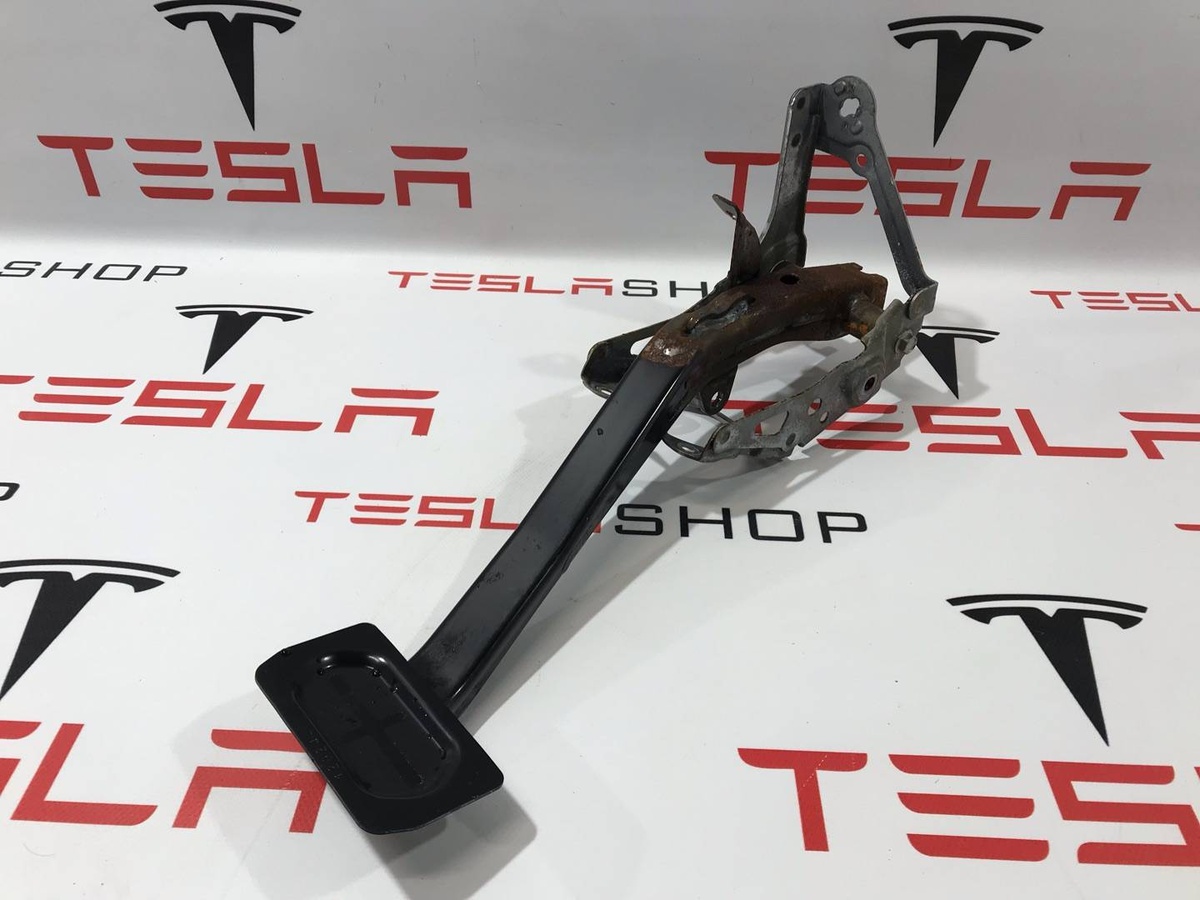 Педаль тормоза к Tesla Model S 2015