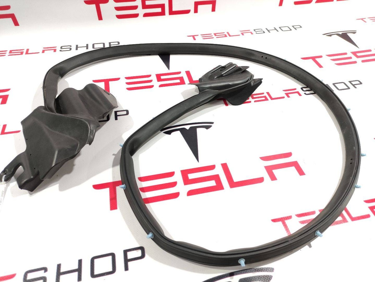Уплотнитель к Tesla Model S 2018