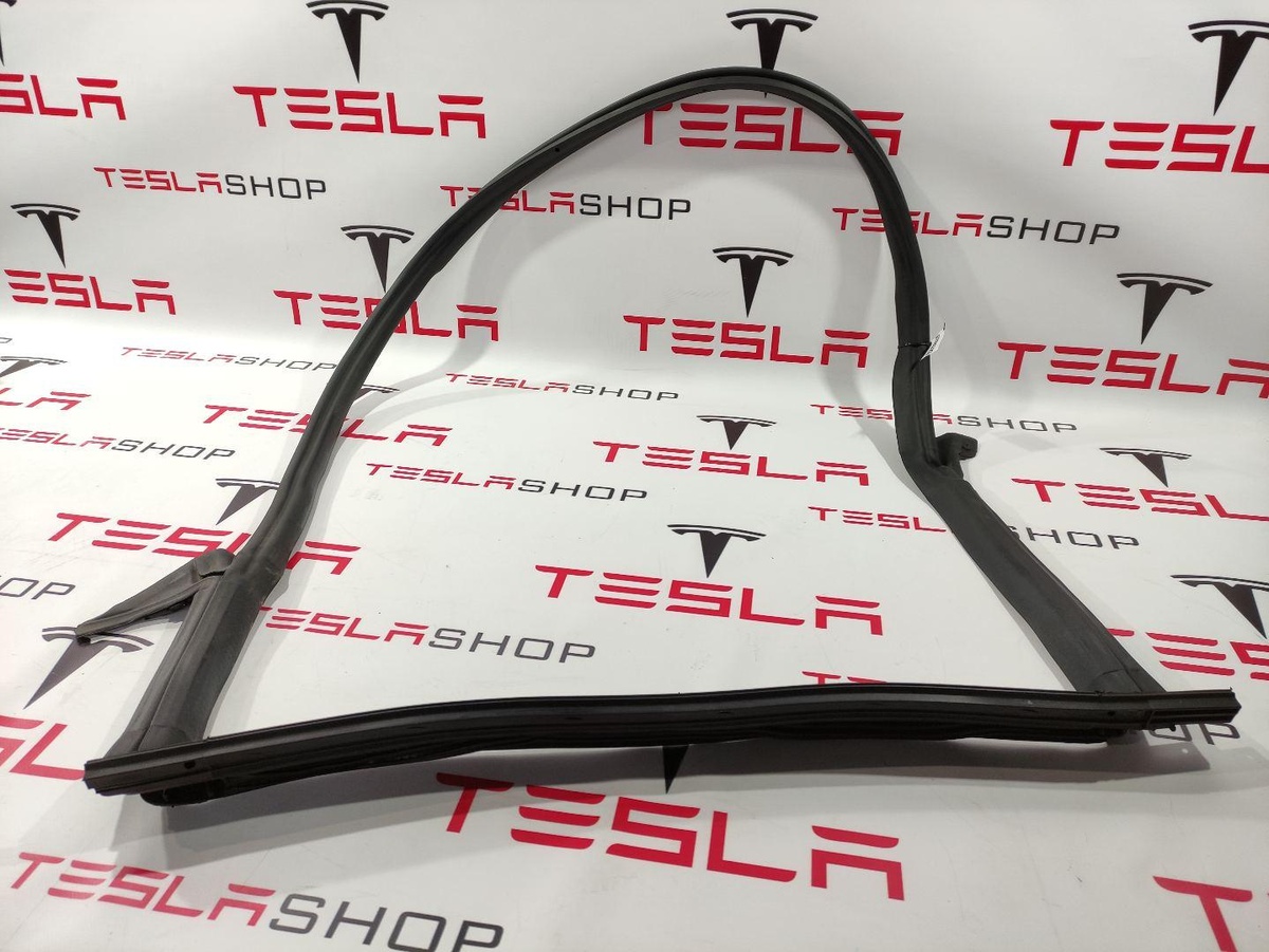 Уплотнитель к Tesla Model 3 2020