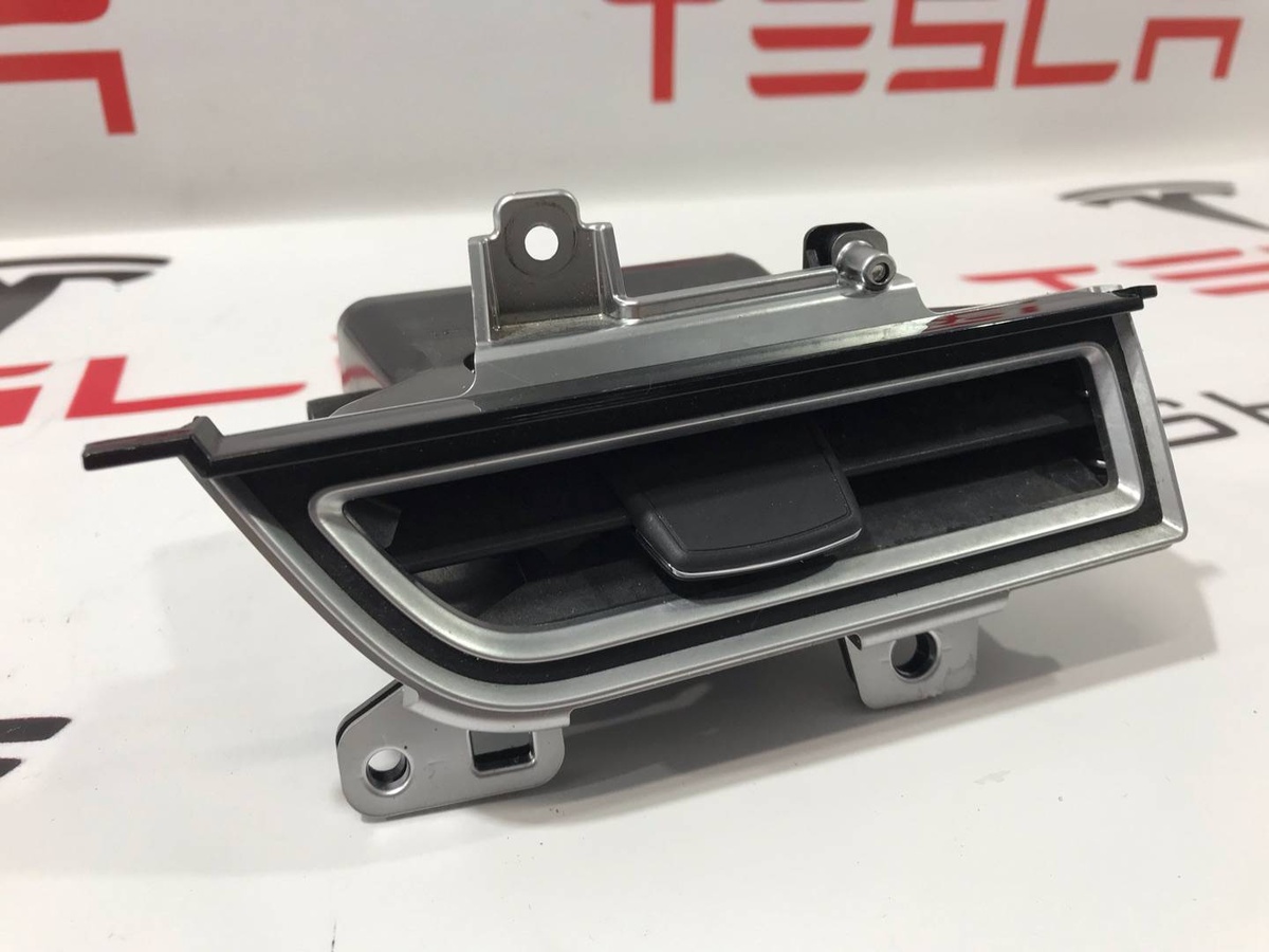 Воздуховод к Tesla Model S 2013