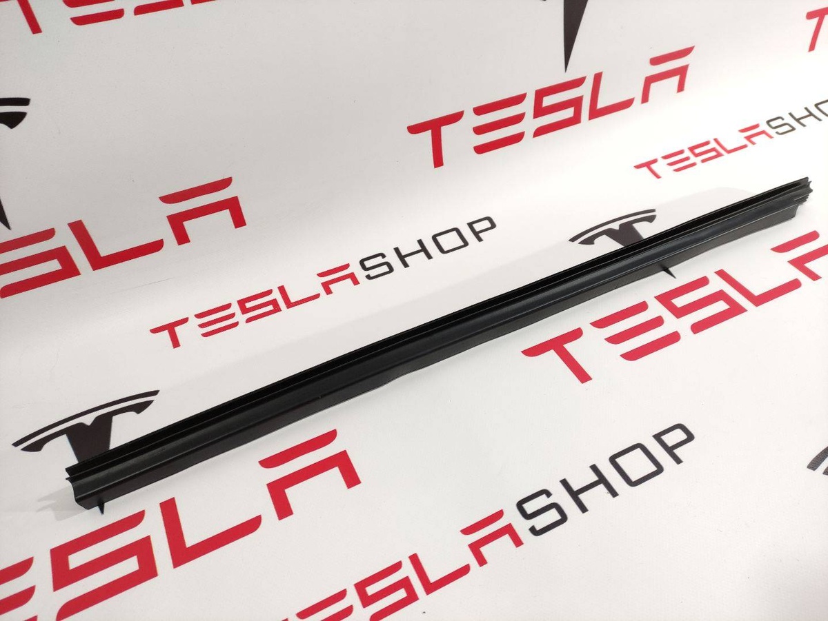 Уплотнитель к Tesla Model S 2016