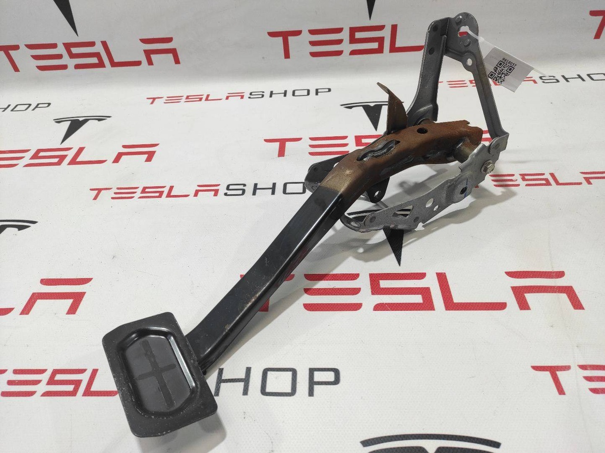 Педаль тормоза к Tesla Model S 2015