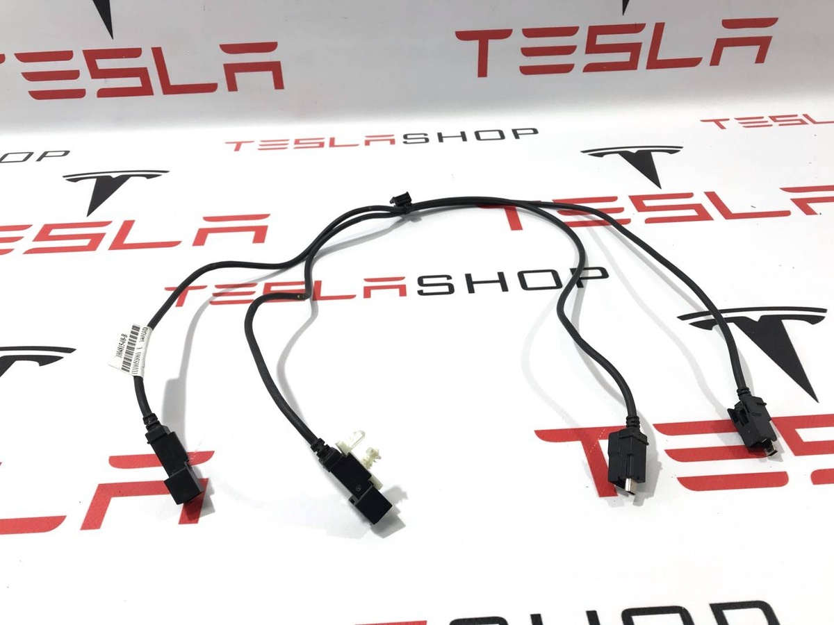 Провод USB к Tesla Model S 2015