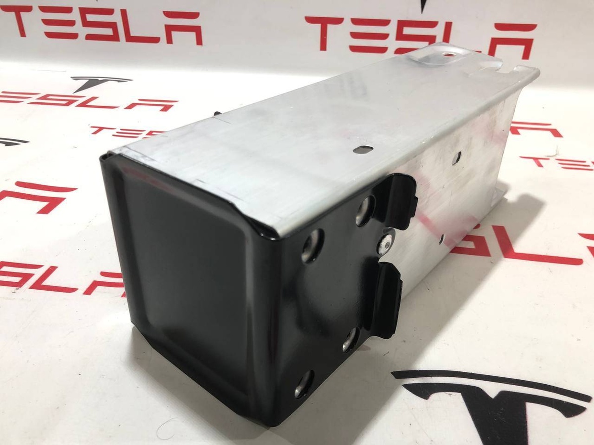 Лонжерон правый к Tesla Model 3 2021